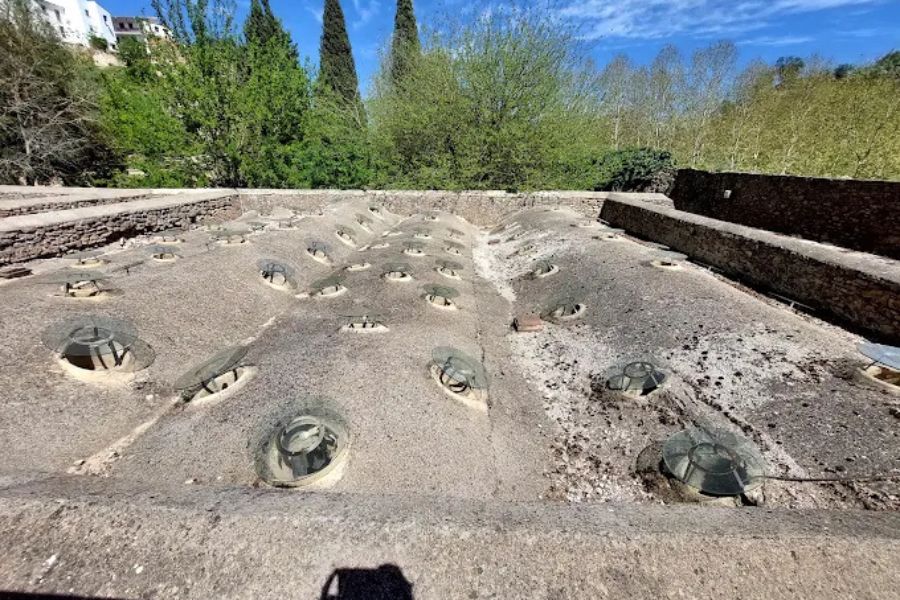Bóvedas con lucernas en forma de estrella de los Baños Árabes de Ronda